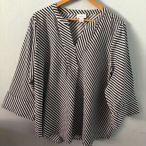 Liz Claiborne Diagonal Striped Black and White Blouse